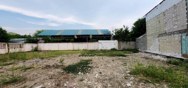  16533 ต้องการขาย พื้นที่ดิน ประชานิเวศน์ 3   6950000 BAHT  0 RAI 0 NGAN 91 ตร.ว. เดินทางสะดวก