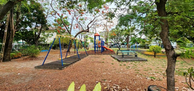  16533 ต้องการขาย พื้นที่ดิน ประชานิเวศน์ 3   6950000 BAHT  0 RAI 0 NGAN 91 ตร.ว. เดินทางสะดวก