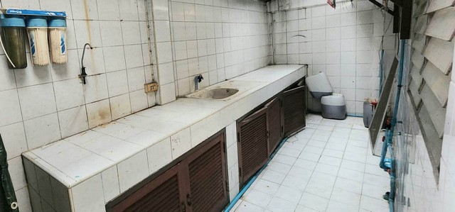 ทาวน์โฮม รุ่งทรัพย์สามัคคี พื้นที่ =  30 ตร.ว. 0 ngan 0 RAI 3 BR 2650000 B. ราคานี้คุ้มมาก นนทบุรี   