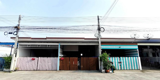 รหัส:  16538   ทาวน์เฮาส์ เดอะ อีโค่ เรสซิเดนซ์ 2BEDROOM1ห้องน้ำ 19 ตารางวา 980000 บ. ใกล้กับ โครงการ เดอะ อีโค่ เรสซิเดนซ์ -The Eco Residence บางปะอิน อยุธยาอยู่ห่างจากถนนสายเอเชียเพียง 2 กม. เดินทางสะดวก (ทาวน์เฮ้าส์มือสอง) ราคาคุ้มสุดเวอร์