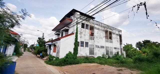 อพาร์ตเมนท์ - 18 ห้องนอน 18 BR ขนาดพื้นที่ 48 ตร.ว. 0 ngan 0 Rai 3200000 บาท ไม่ไกลจาก ใกล้สำนักงานเขตหนองแขม มหาวิทยาลัยเอเชียอาคเนย์ โรงเรียนช่างอุตสาหกรรม โรงเรียนเทคโนโลยีหมู่บ้านครู โรงเรียนวัดอุดมรังษี  ใกล้โรงพยาบาลวิชัยเวชอินเตอร์เนชั่นแนล มหาวิทย