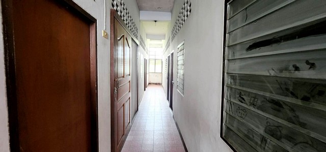 อพาร์ตเมนท์ - 18 ห้องนอน 18 BR ขนาดพื้นที่ 48 ตร.ว. 0 ngan 0 Rai 3200000 บาท ไม่ไกลจาก ใกล้สำนักงานเขตหนองแขม มหาวิทยาลัยเอเชียอาคเนย์ โรงเรียนช่างอุตสาหกรรม โรงเรียนเทคโนโลยีหมู่บ้านครู โรงเรียนวัดอุดมรังษี  ใกล้โรงพยาบาลวิชัยเวชอินเตอร์เนชั่นแนล มหาวิทย