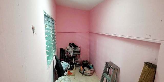 ทาวน์เฮาส์ บีเคลัคกี้โฮม 1 2Bedroom 21 ตร.ว. 1500000 - ใกล้ ใกล้เทศบาลตำบลอุทัย ตลาดอุทัย สถานีตำรวจอุทัย สวนอุตสาหกรรมนิคมโรจนะ 2 และ 3 โรงงานอิชิตัน โลตัสอุทัย ธนาคารออมสินสาขาอุทัย อยู่ในแหล่งชุมชน การเดินทางสะดวก ใกล้ถนนอุทัย-ภาชี (ทาวน์เฮ้าส์มือสอง) 