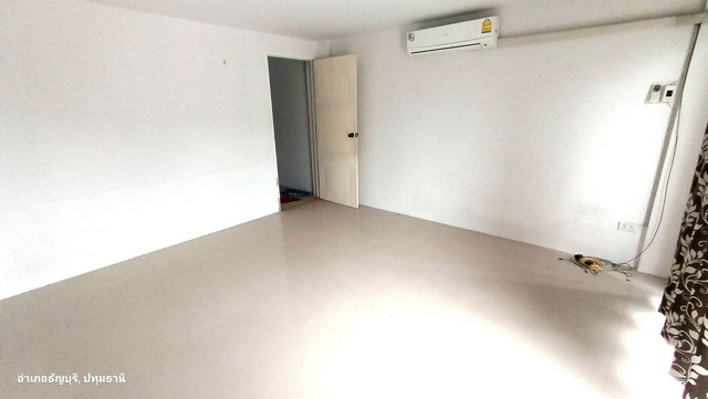 อาคารพาณิชย์ ปิยวรารมย์ รังสิต ใหญ่ 32 ตารางวา 5 นอน 5800000 BAHT. ราคาพิเศษ!