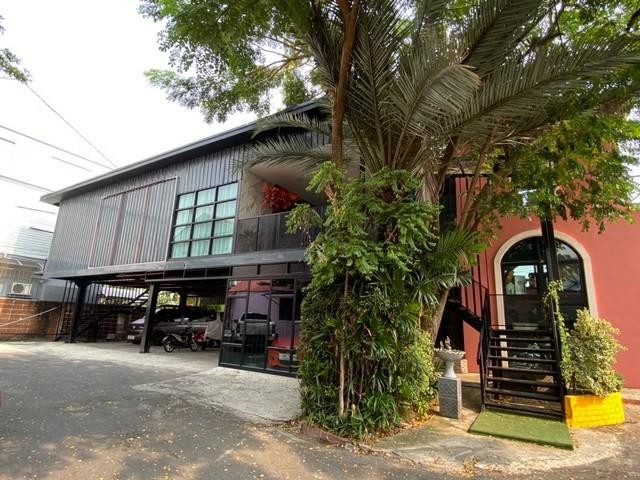 รหัสC5850 ให้เช่าพื้นที่อาคารชั้น 2 พร้อมลานจอด 10คัน ถนนลาดพร้าว นาคนิวาส ประดิษฐ์มนูธรรม