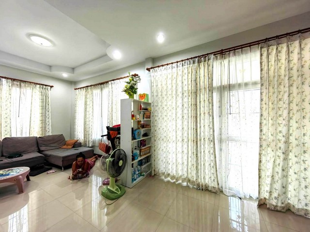 บ้าน ฐานมั่นคง 10 87 ตรว. 0 Ngan 0 Rai 3 Bedroom 4300000 - ใกล้ ใกล้บิ๊กซี โลตัส ตลาดสดมีโชคมีชัย อยู่ในย่านนิคมอุตสาหกรรมนวนคร ราคาถูกเหลือเชื่อ!