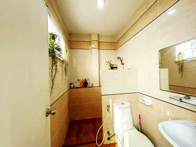 บ้าน ฐานมั่นคง 10 87 ตรว. 0 Ngan 0 Rai 3 Bedroom 4300000 - ใกล้ ใกล้บิ๊กซี โลตัส ตลาดสดมีโชคมีชัย อยู่ในย่านนิคมอุตสาหกรรมนวนคร ราคาถูกเหลือเชื่อ!