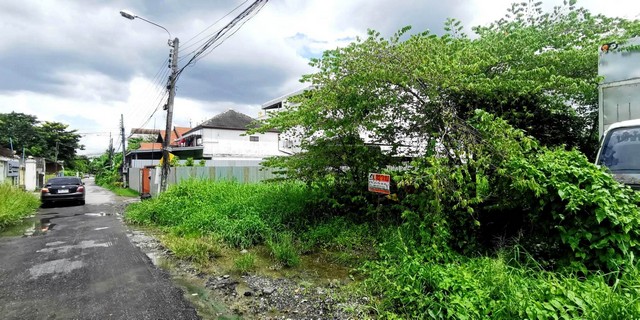 ID :  N16468   พื้นที่ดิน ใกล้เสถียรธรรมสถาน โรงพยาบาลสินแพทย์ โรงพยาบาลพญาไทนวมินทร์ สวนกีฬารามอินทรา วัดพระศรีมหาธาตุ (ที่ดินน่าลงทุน) 4000000 BAHT  100 ตารางวา ไม่ไกลจาก ใกล้เซ็นทรัลรามอินทรา ใกล้สนามบินดอนเมือง ตลาดถนอมมิตร ตลาดเลียบทางด่วน เดินทางสะด