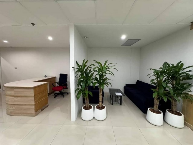 รหัสC5841 ให้เช่าพื้นที่สำนักงาน ขนาด 300 ตารางเมตร พร้อมเฟอร์นิเจอร์ ถนนรัชดาภิเษก ใกล้ MRT