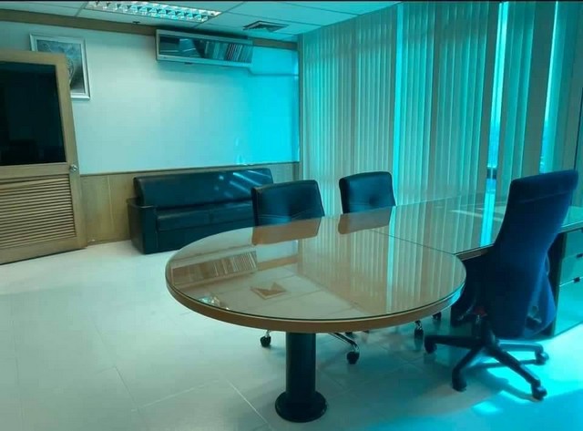 รหัสC5841 ให้เช่าพื้นที่สำนักงาน ขนาด 300 ตารางเมตร พร้อมเฟอร์นิเจอร์ ถนนรัชดาภิเษก ใกล้ MRT