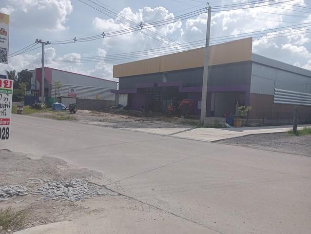 ให้เช่าโกดังคลังสินค้าสร้างใหม่ 450 ตรม. พร้อมออฟฟิศติดแอร์ มีห้องน้ำจอดรถ 15 คัน โกดังสูง 7 เมตร ย่านลำลูกกาคลอง 4