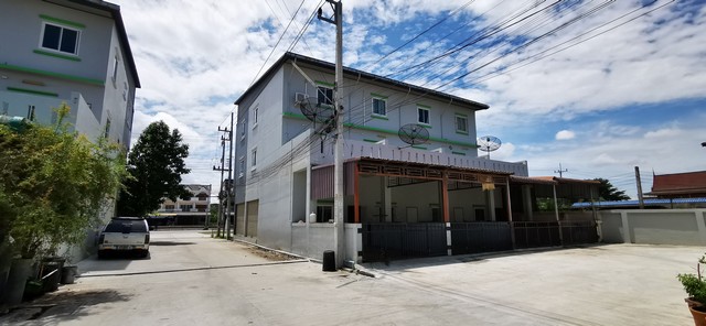 รหัส:  N16479 ขาย ตึก บ้านเลิศเศรษฐี 3 ใกล้กับ ใกล้วัดสันติการาม วัดหน้าต่างใน วัดหน้าต่างนอก โรงเบียร์ช้างอยุธยา ใกล้ห้างโลตัสเสนา ใกล้โรงเรียนมัธยมผดุงวิทยา ใกล้วิทยาลัยสารพัดช่างพระนครศรีอยุธยา ใกล้โรงเรียนสินสังวาลย์อุทิศ ใกล้มหาวิทยาลัยราชภัฎพระนครศร