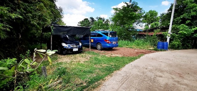 พื้นที่ดิน ที่ตั้ง :ถ.3043 ต.สามบัณฑิต อ.อุทัย จ.อยุธยา ใกล้ ใกล้นิคมอุตสาหกรรมโรจนะ ใกล้แหล่งชุมชนมากมาย เข้าออกได้หลายทาง ใกล้โรงพยาบาลอุทัย ใกล้โรงพยาบาลเอเซีย โรงพยาบาลราชธานี ใกล้ตลาดสามง่าม ห้างโรบินสันอยุธยา ห้างโลตัสโรจนะ 400000 THB  65 ตาราง-วา 0