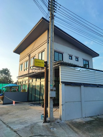 ขายด่วน ทาวน์เฮาส์สไตล์โมเดิร์น บ้านเดอะเพอร์เฟค วิลล์ ถนนชากดาวเรือง ซอยเจริญทรัพย์ 1 แยกจากถนนสุขุมวิท ปลวกแดง 