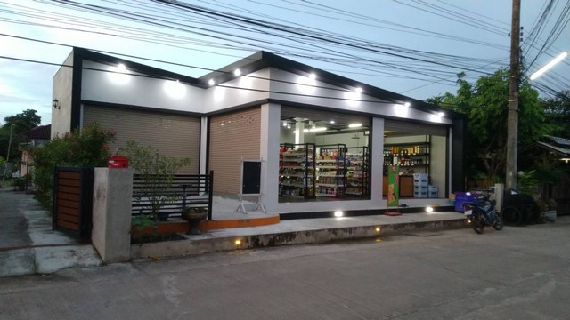 ขายด่วน ที่ดินพร้อมสิ่งปลูกสร้างบ้านและกิจการร้านค้าเเละโรงจอดรถ หมู่บ้านร่มเย็น1.2 หนองหินนาดี จ.อุดรธานี