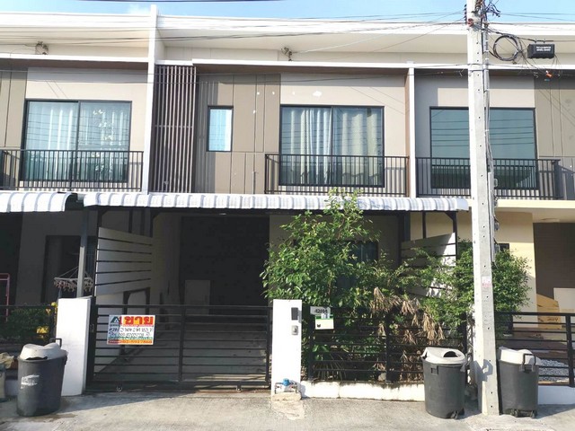TOWNHOUSE เดอะ คอนเนค 1 กิ่งแก้ว-สุวรรณภูมิ (กิ่งแก้ว 43) ขนาดเท่ากับ 0 RAI 1 งาน 83 ตาราง-วา 3 ห้องนอน 2060000 THB ทำเลทอง ในโครงการมี มีสวนสาธารณะ ระบบ CCTV ที่ Main Gate และภายในโครงการ รั้วรอบโครงการสูง 2.5 ม. Key Card Access ระยะใกล้ เจ้าหน้าที่รักษา