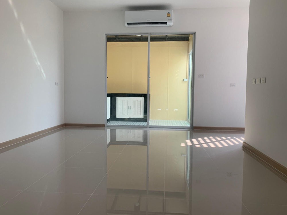 ให้เช่า ทาวน์เฮาส์ (Townhome) 2ชั้น 3ห้องนอน 2ห้องน้ำ ในหมู่บ้าน เสนา วีว่า รัตนาธิเบศร์- บางบัวทอง