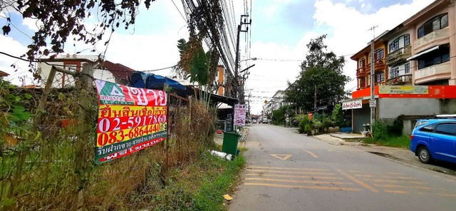 ที่ดิน ปัฐวิกรณ์ ใหญ่ขนาด 98 ตารางวา 1 NGAN 0 ไร่  15840000 BAHT. ใกล้ ใกล้ตลาดปัฐวิกรณ์ โรงเรียนเลิศหล้า บิ้กซีโลตัส, ใกล้จุดขึ้นลงทางด่วน ถนนวงแหวนตะวันออก ห้างแฟชั่นไอร์แลนด์ สนามกอล์ฟปัญญา สนามกอล์ฟนวธานี  ห่างจากถนนประเสริฐมนูกิจ 43เพียง 300 เมตร ใกล