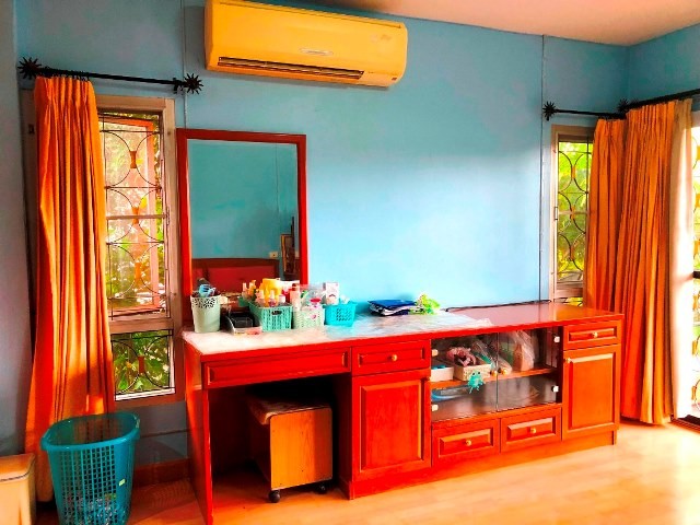 บ้าน ศุภาลัยบุรี คลอง 4 ขนาด 1 RAI 2 งาน 99 ตาราง-วา 3 นอน 3 BR 3500000 B. น่าอยู่