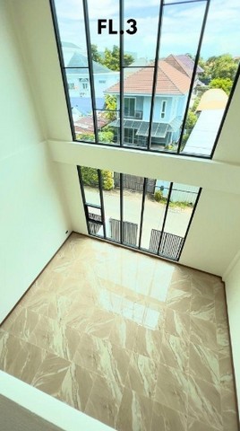ให้เช่าและขายทาวน์โฮม 3.5ชั้น ย่านลาดพร้าว นาคนิวาสซอย 37 สร้างใหม่