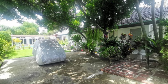 บ้าน ด่วน.. ขายถูกมาก ขนาดเท่ากับ 983 ตร.ว. 13500000 - ใกล้กับ ใกล้โรงพยาบาลสินแพทย์รามอินทรา โรงพยาบาลอินทรารัตน์ โรงพยาบาลพญาไทนวมินทร์ สนามกอล์ฟปัญญาอินทรา พร้อมให้คุณได้จับจอง ใกล้ถนนแค่ 150 เมตร ราคาถูกมาก มีสระว่ายน้ำ