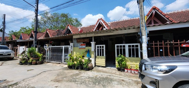 TOWNHOUSE หมุ่บ้านพูลสุข  ทำเลดี  ชลบุรี   
