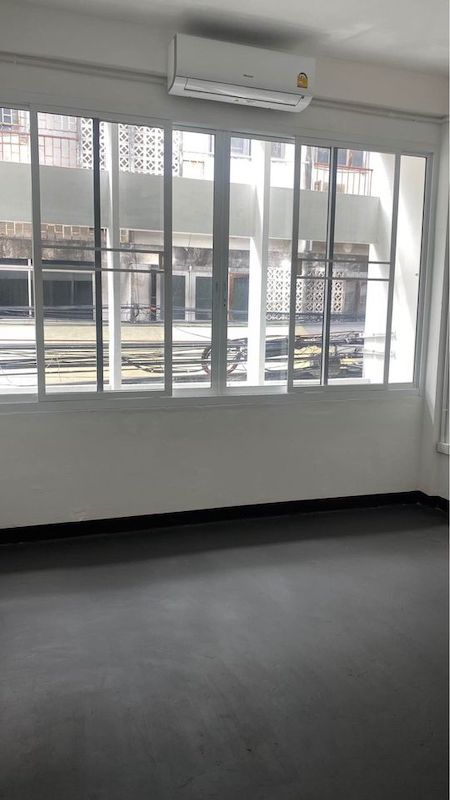 BH2468 ให้เช่าตึกแถว อาคาร 3ชั้น มี 2 ห้อง นอน และ 3 ห้อง น้ำ ใน ซอย 18 ถ. จันทน์ สาทร. ใกล้ ๆ ถนน นราธิวาสราชนครินทร์