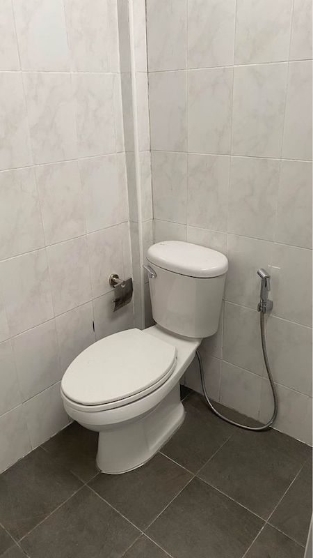 BH2468 ให้เช่าตึกแถว อาคาร 3ชั้น มี 2 ห้อง นอน และ 3 ห้อง น้ำ ใน ซอย 18 ถ. จันทน์ สาทร. ใกล้ ๆ ถนน นราธิวาสราชนครินทร์