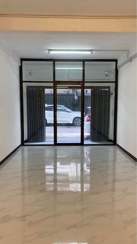 BH2468 ให้เช่าตึกแถว อาคาร 3ชั้น มี 2 ห้อง นอน และ 3 ห้อง น้ำ ใน ซอย 18 ถ. จันทน์ สาทร. ใกล้ ๆ ถนน นราธิวาสราชนครินทร์