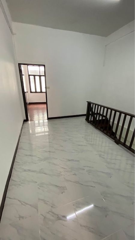 BH2467 ให้เช่าตึกแถว อาคาร 3ชั้น มี 2 ห้อง นอน และ 3 ห้อง น้ำ ใน ซอย 18 ถ. จันทน์ สาทร. ใกล้ ๆ ถนน นราธิวาสราชนครินทร์.