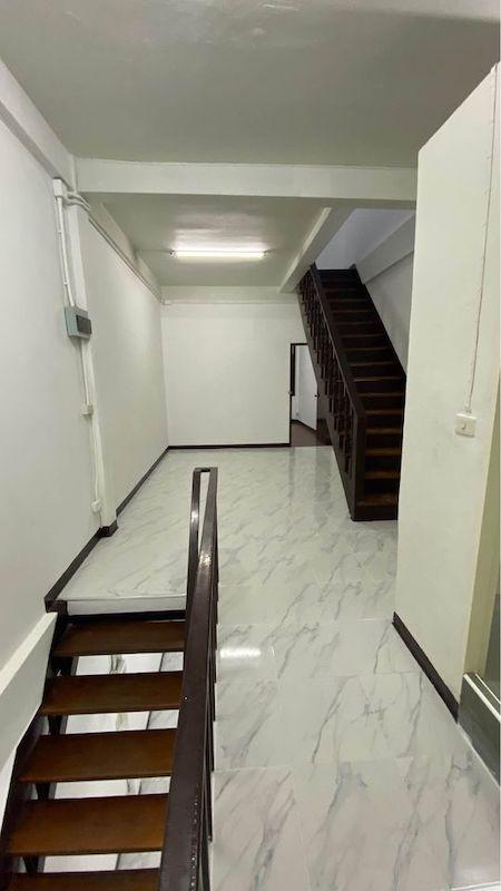 ให้เช่าอาคาร 3ชั้น พื้นที่ใช้สอย 138 ตารางเมตร  2 ห้องนอน 3 ห้องน้ำ ซอย 18 ถ. จันทน์ สาทร. ใกล้ ๆ ถนน นราธิวาสราชนครินทร์.