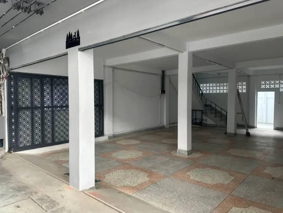 ให้เช่าอาคารพาณิชย์ 2 คูหา 2 ชั้น  ย่านถนนจันทน์ สาทร พระราม 3