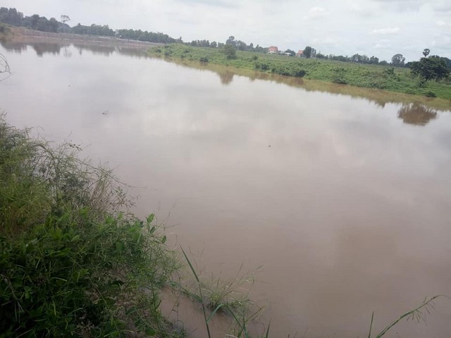 ขายที่ดินสวยติดแม่น้ำริมแม่น้ำน่านเมืองชุมแสง ทางสายหลักผ่านหลากหลายจังหวัดแห่งเมืองไทย  ชุมแสง  จ.นครสวรรค์ 300000 บาท.วิวแม่น้ำเกษตรดีงามสวยสมบูรณ์