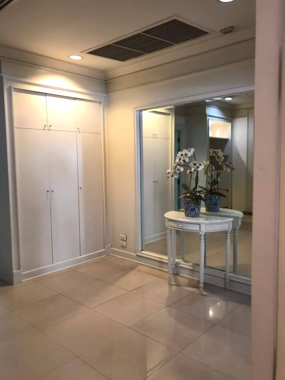 รหัสทรัพย์ R2872 ขาย ทาวน์โฮม 4ชั้น โครงการ บ้านกลางกรุง ทองหล่อ สไตล์อังกฤษใจกลางเมือง