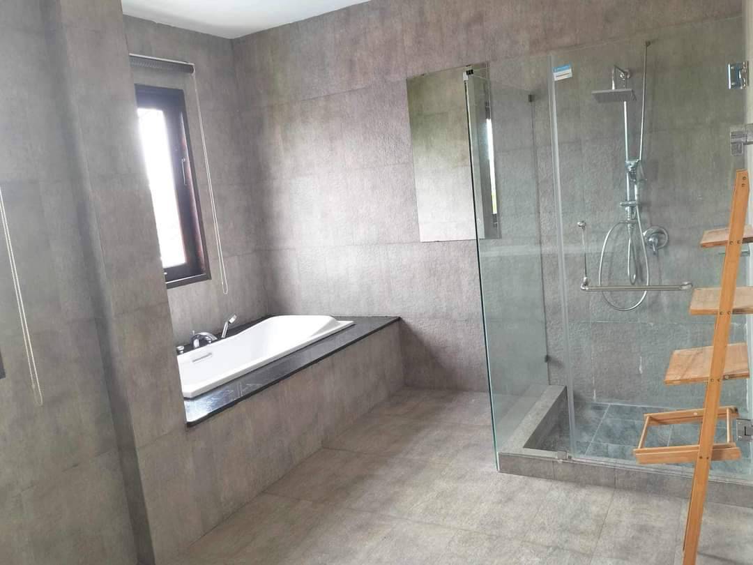 รหัสทรัพย์ R2871 ให้เช่าและขาย บ้านเดี่ยว 2ชั้น เป็นบ้าน Private house pool villa ถนนศรีนครินทร์