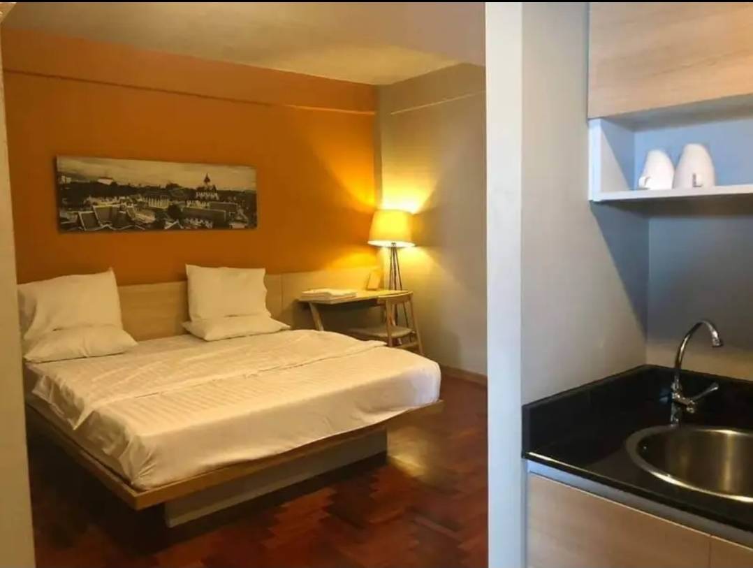 รหัสทรัพย์ R2869 ให้เช่า อาคารพาณิชย์ 4 ชั้น 4 คูหาตีทะลุกัน ใกล้บีทีเอส สุรศักดิ์ ถนนปั้น สีลม