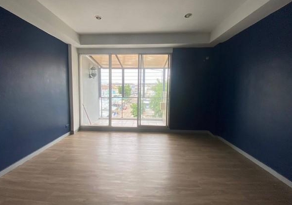 ให้เช่าและขายโฮมออฟฟิศ 4 ชั้น ถนนศรีวรา ทาวน์อินทาวน์ ใกล้เลียบทางด่วน