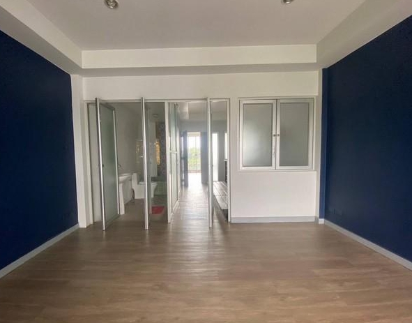 ให้เช่าและขายโฮมออฟฟิศ 4 ชั้น ถนนศรีวรา ทาวน์อินทาวน์ ใกล้เลียบทางด่วน