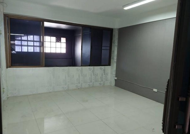 ให้เช่าอาคาร 4 ชั้น แกรนด์ วิลเลจ ลาดพร้าว 80/3 ใกล้รถไฟฟ้าลาดพร้าว 71 เพียง 100 เมตร