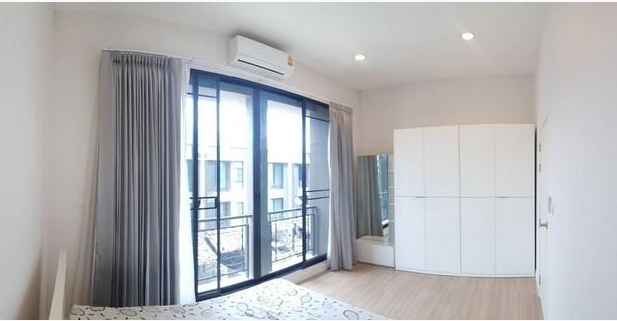 ให้เช่าทาวน์โฮม 3 ชั้น บ้านกลางเมือง นวมินทร์ 42 บึ่งกุ่ม