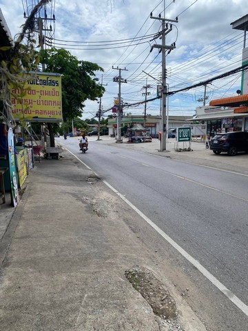 ขายอาคารพาณิชย์ ตึก4คูหา2ชั้นครึ่ง 65ตรว.  ต.ดอนไก่ดี อ.กระทุ่มแบน จ.สมุทรสาคร   ZW270