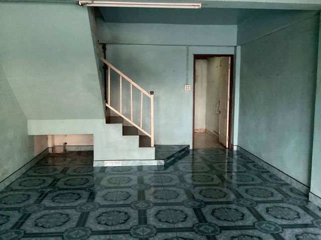 ขายอาคารพาณิชย์ ตึก4คูหา2ชั้นครึ่ง 65ตรว.  ต.ดอนไก่ดี อ.กระทุ่มแบน จ.สมุทรสาคร   ZW270