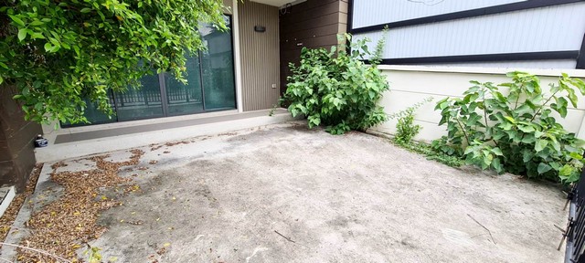 Townhome ทาวน์ อเวนิว เมิร์จ รัตนาธิเบศร์ 0 ไร่ 0 งาน 20 sq.wa  3500000 B. ใกล้กับ ใกล้แหล่งชุมชนมากมาย ใกล้รถไฟฟ้าสายสีม่วงสถานีสามแยกบางใหญ่ ใกล้วัดมะเดื่อ ใกล้เซ็นทรัลเวสเกต ใกล้เซ็นทรัลรัตนาธิเบศร์ ราคาคุ้ม ขายด่วน ขายขาดทุน ราคาทุน 4 ล้านบาท ราคานี้เ