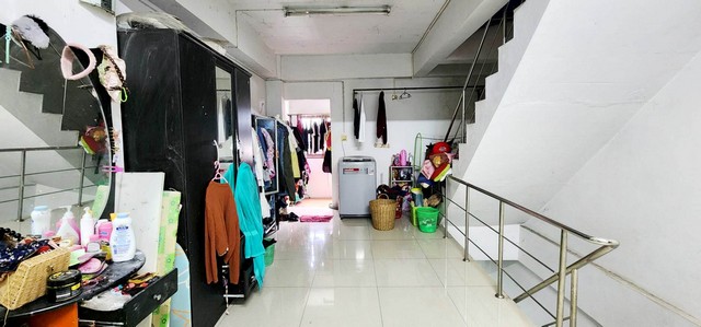 อาคารพาณิชย์ - 3400000 BAHT 3BEDROOM พื้นที่เท่ากับ 27 sq.wa 0 Ngan 0 ไร่ ใกล้ ทำเลดี อยู่ใกล้ตลาดโคกมะลิ ใกล้โลตัส 7-11 ใกล้สวนน้ำเดอะชาร์คและโมริคาเฟ่ ใกล้ซีเจเอ็กซ์เพรสสาขาตลาดนครหลวง ราคานี้พลาดไม่ได้ อยุธยา   