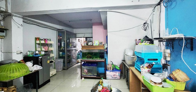 อาคารพาณิชย์ - 3400000 BAHT 3BEDROOM พื้นที่เท่ากับ 27 sq.wa 0 Ngan 0 ไร่ ใกล้ ทำเลดี อยู่ใกล้ตลาดโคกมะลิ ใกล้โลตัส 7-11 ใกล้สวนน้ำเดอะชาร์คและโมริคาเฟ่ ใกล้ซีเจเอ็กซ์เพรสสาขาตลาดนครหลวง ราคานี้พลาดไม่ได้ อยุธยา   