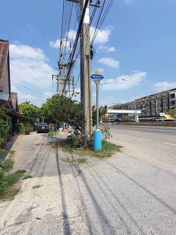 ขายที่ดินสี่เหลี่ยมผืนผ้า จากถนน 300 เมตร แถวพุทธมณฑลสาย 8  เนื้อที่ 8-3-27.1 ไร่ ทำเลดี  ใกล้สนามกอล์ฟ กฤษดานคร ซิตี้กอล์ฟ