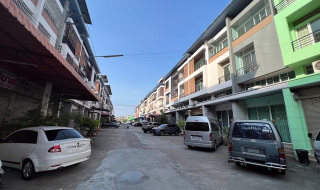 ขายอาคารพาณิชย์   หมู่บ้านเดอะมันนี่ สมุทรสาคร (PKK04-06013)