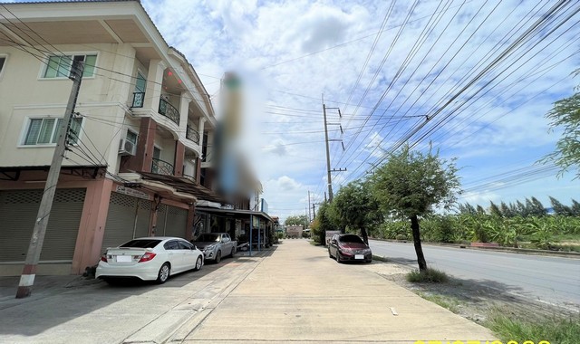 ขายอาคารพาณิชย์  หมู่บ้านกิตติยาซิตี้  สมุทรสาคร (PKK04-05915)