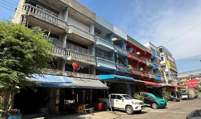 ขายอาคารพาณิชย์   หมู่บ้านศรีเพชร 2 สมุทรสาคร (PKK04-04545)