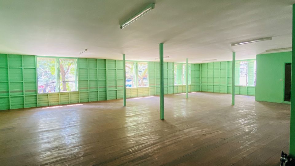 BH2481 ให้เช่าเฉพาะส่วนชั้น 2 ของอาคาร ทำเลดีอยู่ตรงมุมถนนสีลม ชอย 26 (ช. ปราโมทย์)